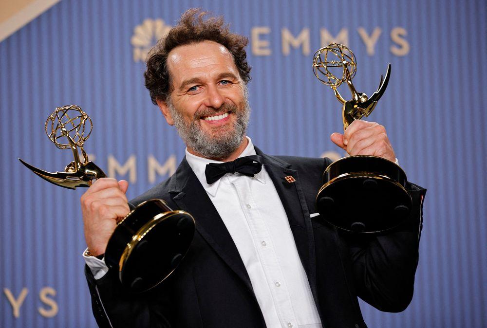 Emmy 2026: Matthew Rhys faz história ao vencer por duas séries na mesma noite